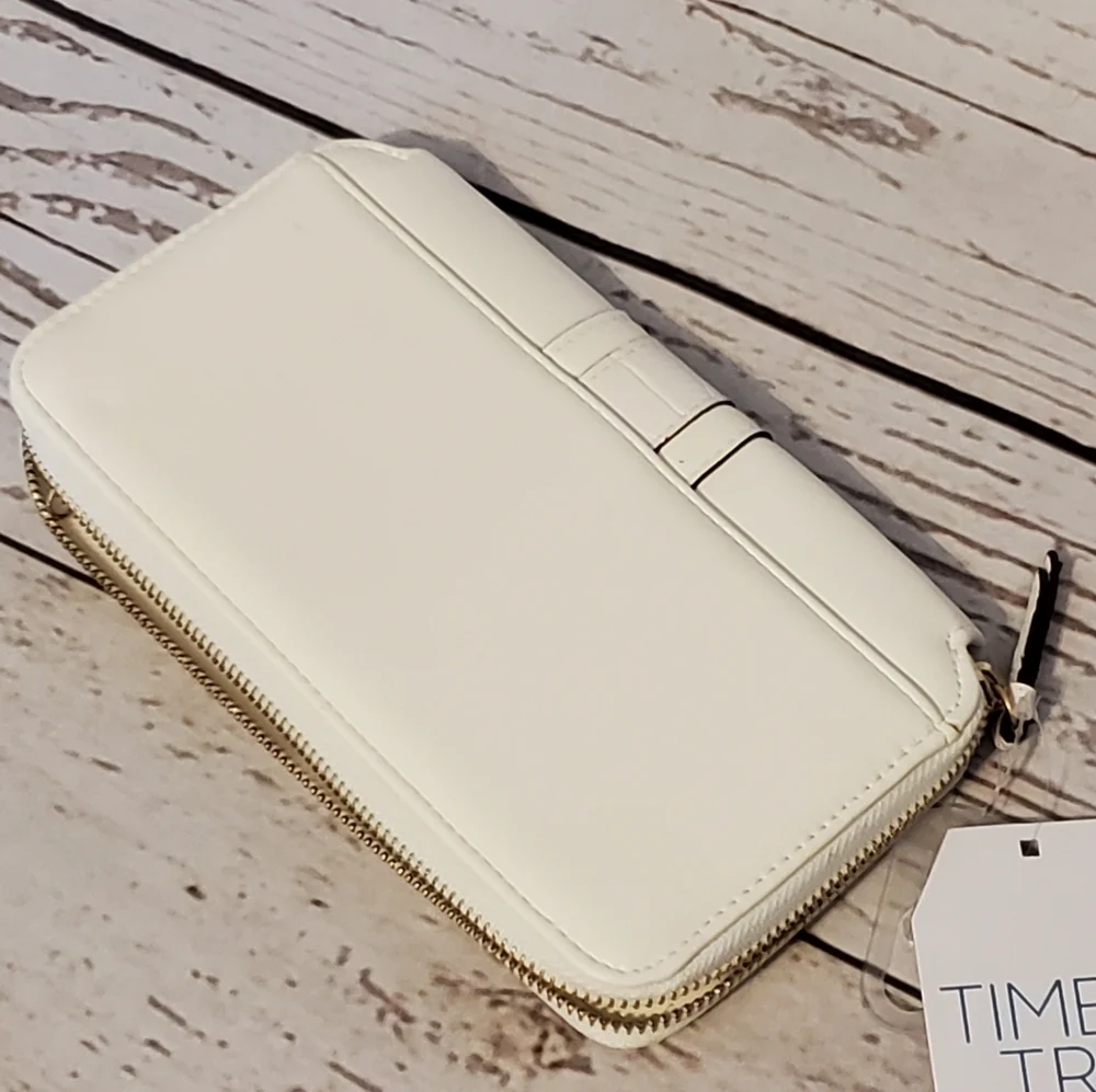 Time and Tru women's recycled materials wallet white